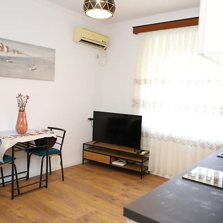 Daniel City Center Apartment ベラト エクステリア 写真