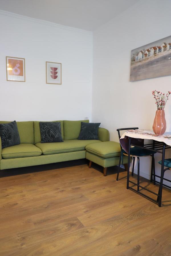 Daniel City Center Apartment ベラト エクステリア 写真
