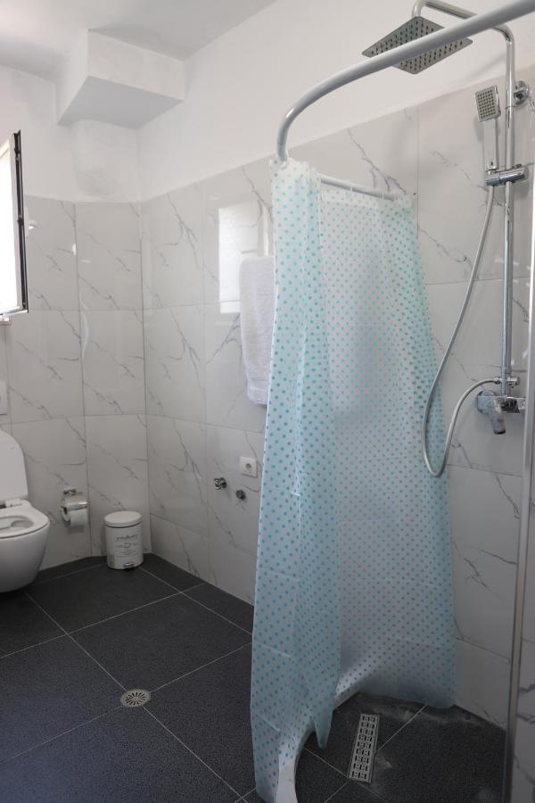 Daniel City Center Apartment ベラト エクステリア 写真