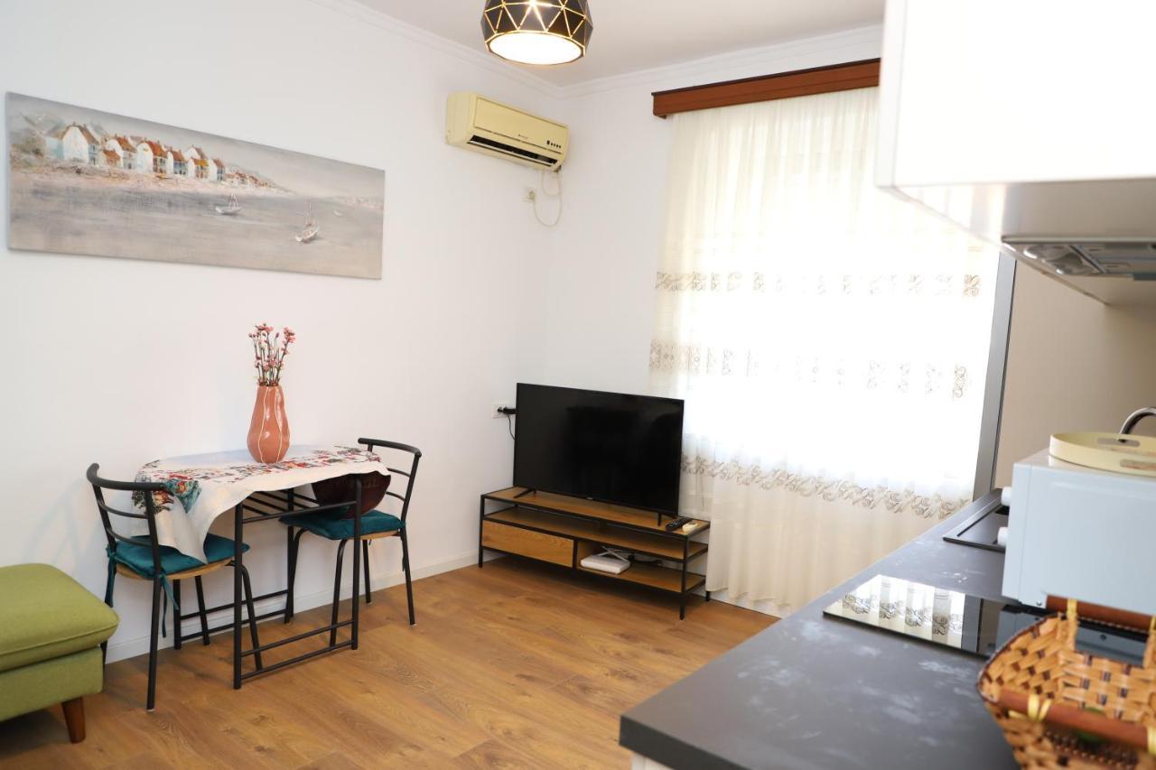 Daniel City Center Apartment ベラト エクステリア 写真