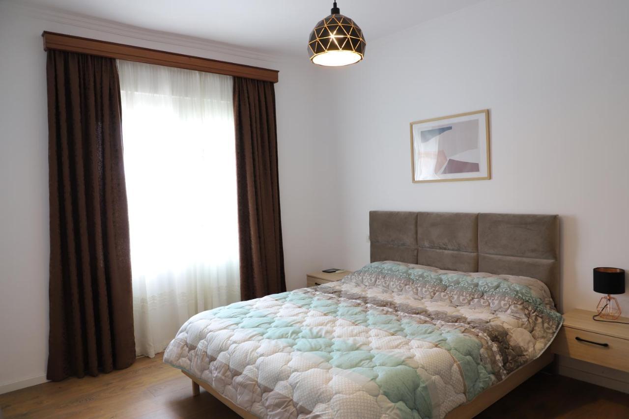 Daniel City Center Apartment ベラト エクステリア 写真