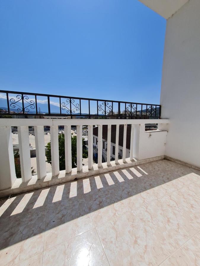 Daniel City Center Apartment ベラト エクステリア 写真